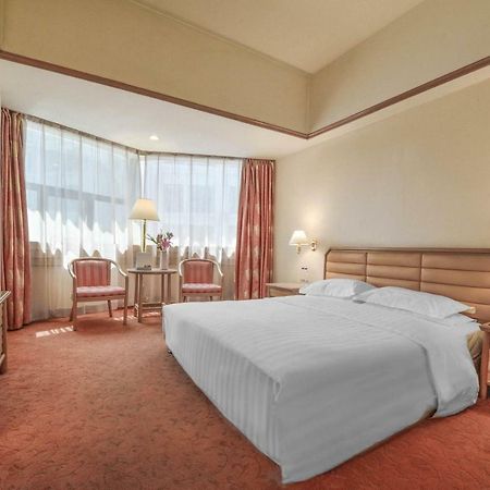 Gloria Plaza Shenyang Hotel Exterior photo