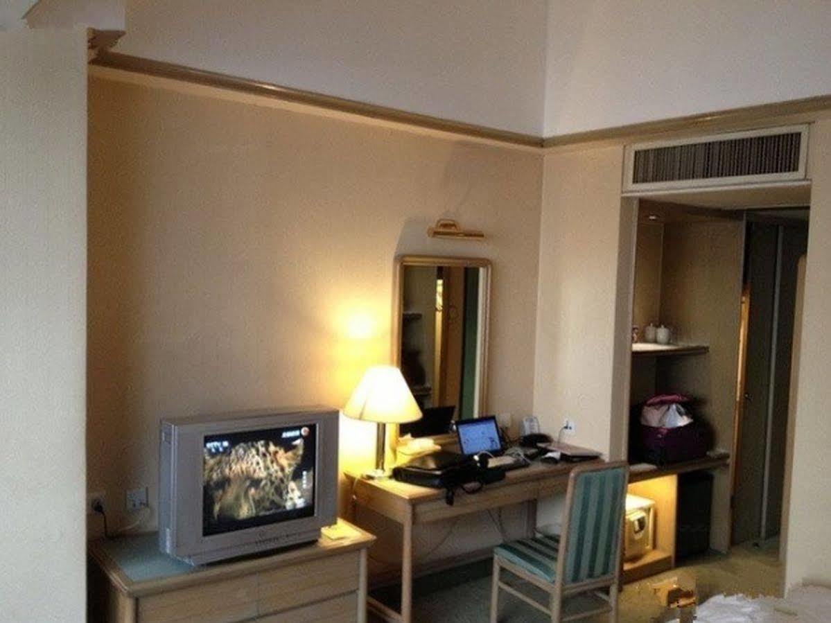 Gloria Plaza Shenyang Hotel Exterior photo